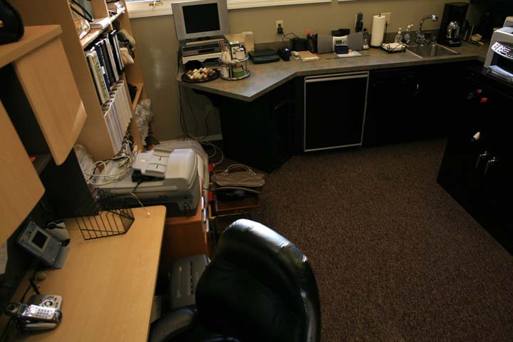 1046b_Guest_25