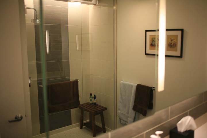 1056_016